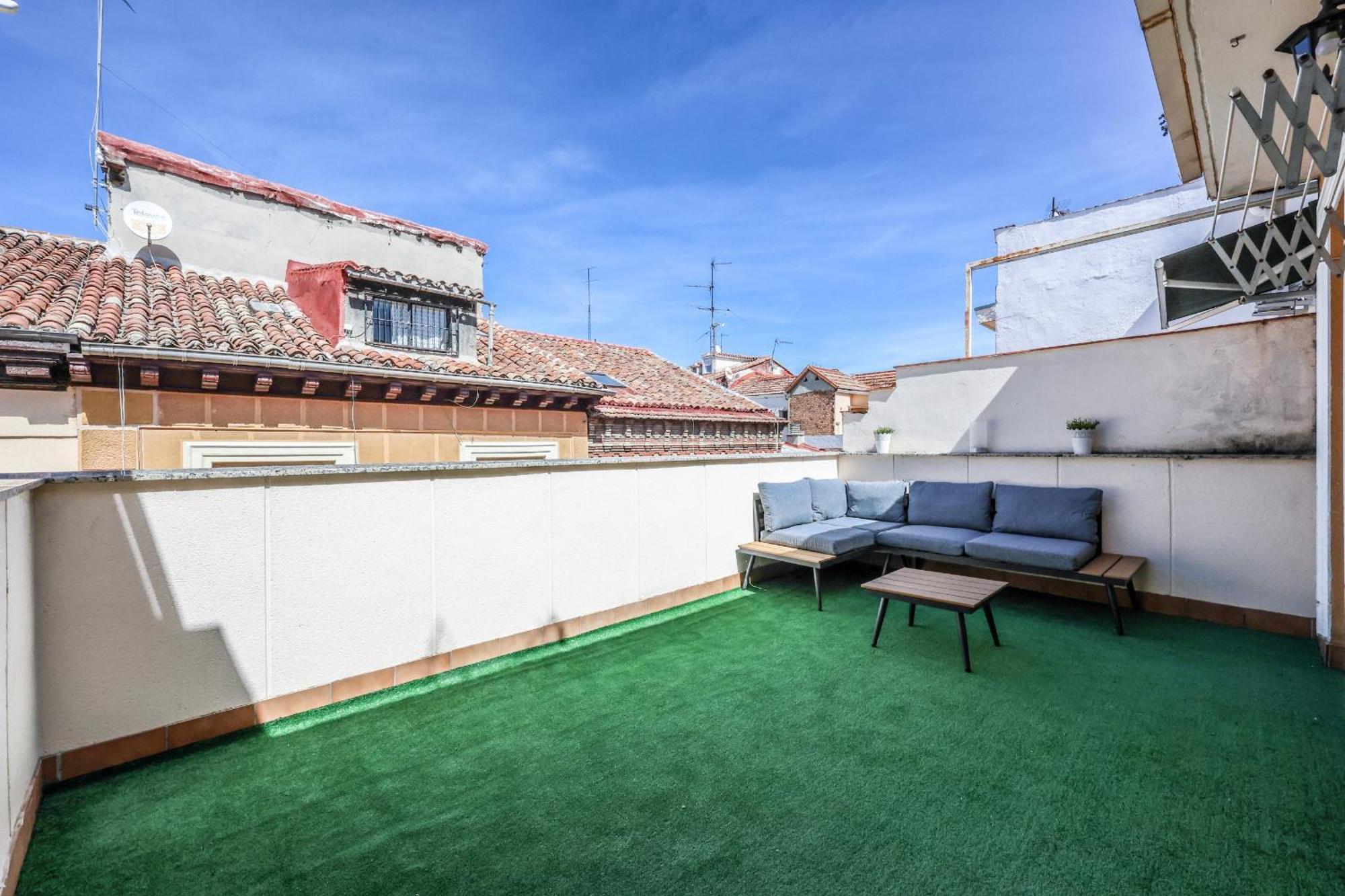 Atico Reformado Con Terraza En Lavapies Apartamento Madri Exterior foto